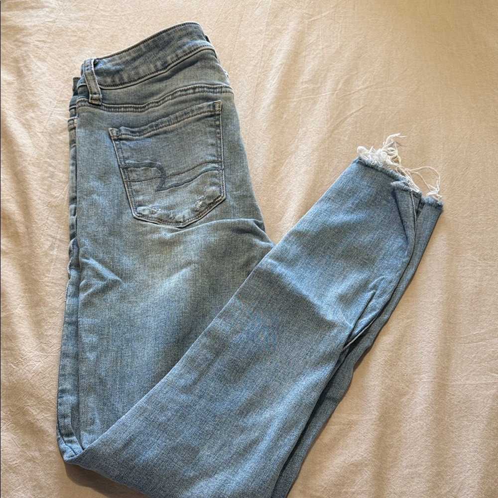 American Eagle Outfitters Light Wash High-Rise Cropped Skinny Jeans